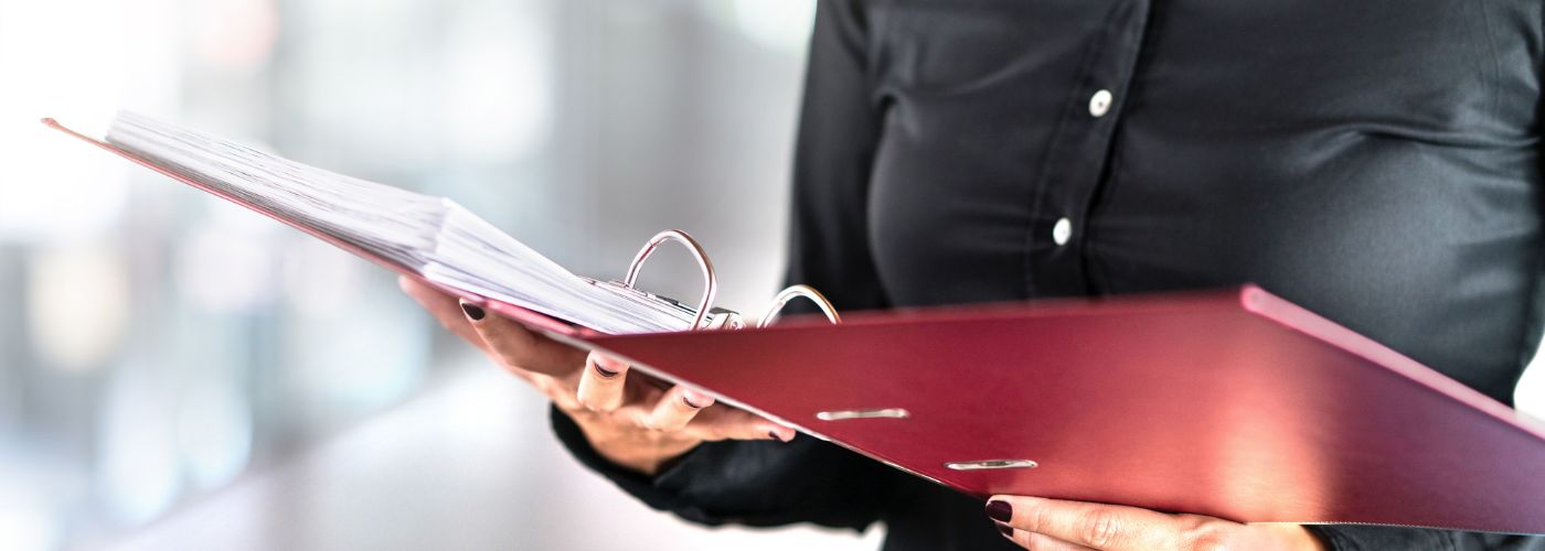 Use A Wedding Planner Binder To Stay Organized